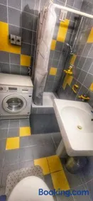 Maison avec 2 espaces separes sur 2 niveaux distincts, Montreux,Festivals,Chateaux de Chillon,FreddieMercury,Casino,lac leman plages,montagne, Pour voyageurs souhaitant partager une maison familiale et economique, 15 minutes a pied du centre en descente - Image 4