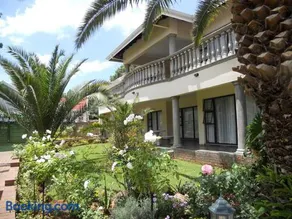 Homestead Lake Cottage - Image 2