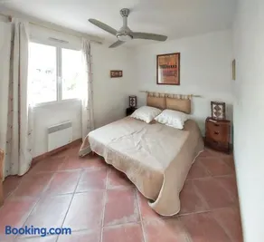 Maison de vacances confortable avec jardin et terrasse au Lavandou - Image 2