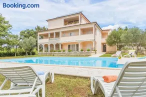 Pansion Oliva - Image 1