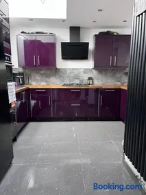 Modern Newly Renovated 3 Story House in Ebbw Vale - Image 4
