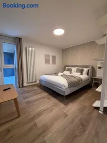 The Serene Retreat in Camden - Image 2