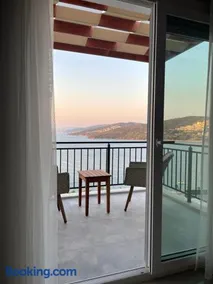 Beach front apartment - Image 1