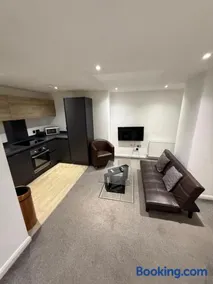 City Gate Apartments Manchester - Image 2