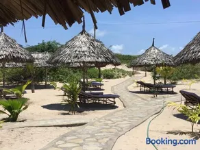 Mambrui Golden Beach Bar and Cottages - Image 1