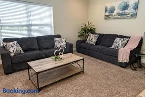 2 Connected Apartments, 6BR 4BA, Sleeps 12, WD -AB- - Image 3