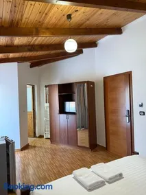 Kompleksi Jakaj - Image 3