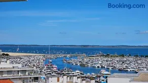 Vue Panoramique sur Bassin,Piscine et terrasse - Image 3