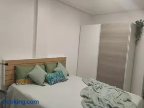 Quiet apartment in Cudón - Image 4