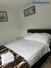 Cosy room in a private house - Image 1