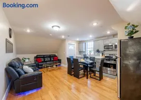 233-3 - 4BR Boston - Comfortable Family Stay near Park Zoo - Image 2