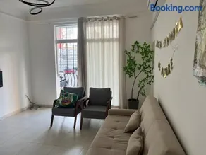 Apartamento de dois quartos em frente a sorveteria Cairu - Image 3