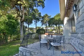 Magnificent residence with swimming pool and garden in Mougins - Image 2