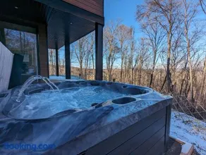 Private Hot Tub Mountain Forest Views Fireplace - Image 1