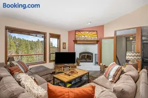Panoramic View Home with Hot Tub & Game Room - Image 4