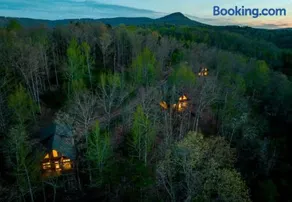 5 Cabins for Groups - Sleeps 54, Hot Tubs - Image 1