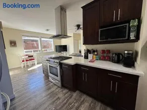 Family Comfy Kid Family Pet-Friendly Home Near Everything - Image 1