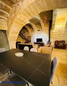 Il Mithna farmhouse with indoor heated jacuzzi pool - Image 2