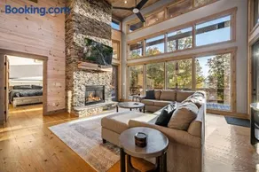 Honeysuckle Chalet - Luxe Mountain Chalet - Hot Tub, Wi-Fi, Pool Table, Party Deck, Fire Pit - 15 mins to Blue Ridge! - Image 1