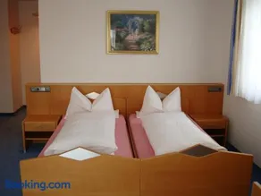 Pension Demmel, Bed & Breakfast - Image 2