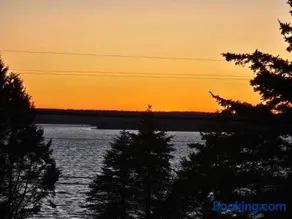 Sunset Shore House - Image 5