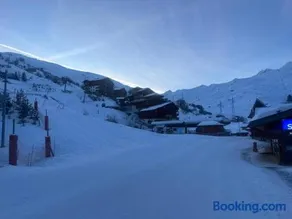 Chalet avec jacuzzi, sauna et internet haut débit | Vue montagne - Image 3