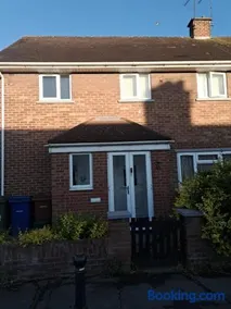 Tilbury Home For short letting - Image 3