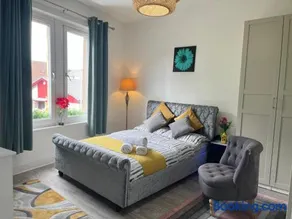 Entire Apartment with Self Check-In & Free Parking - Image 1