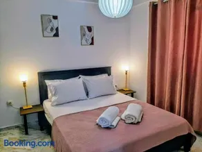 Elaia Luxury Home - Image 2