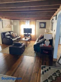 Spacious 4 bedroom Cottage close to Glendale Lake and State Park - Image 4
