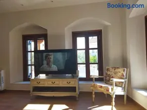 Tsolakis Luxury House - Image 4