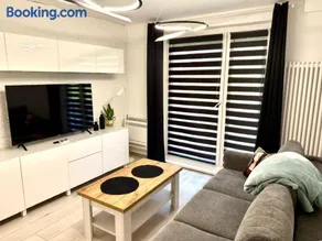 Komfortowe Mieszkanie z Sypialnią i Balkonem - Image 1