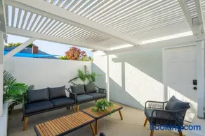 Splash Haven-Heated Pool-Huge Living Area-Sleeps 8 - Image 5