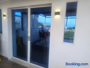 Habitación King con baño privado, AC, cerca a centro de eventos, aeropuerto,zona bancaria y comercial - Image 2