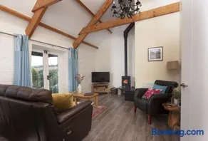 Rainbow Cottage - Image 2