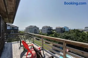 Dog-friendly home with private pool, hot tub, & central AC - Image 4