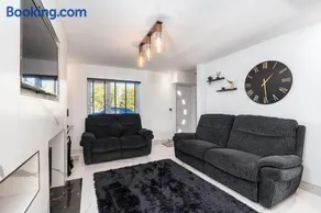 Family-Friendly House - Image 3