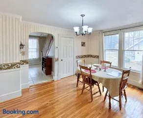 The Honey Home - Image 4
