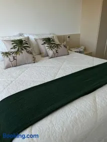 Apt Pé na Areia Floripa - Praia dos Açores - Churrasqueira na Varanda e Piscina - Image 2