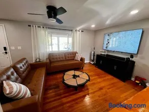 Just like home w Pool & Pool table - Image 4