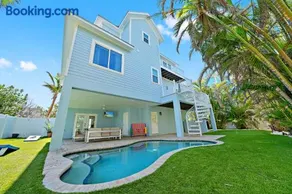 On Ocean Time - 5 Houses to Gulf, Pool by Anna Maria Life Vacation Rentals - Image 4