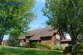 Luxury Cabin #21 With Hot Tub and Jacuzzi on Patoka Lake in Southern Indiana - Image 1