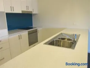 KIngston Shared Apartment - Image 2
