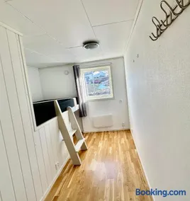 Spacious seaside apartment with balcony - Image 3