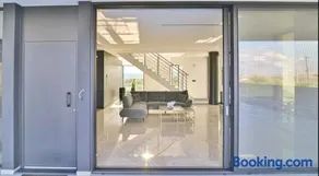 Palme Luxury Villa - Image 2