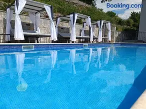 Villa Marija with heated pool - Image 2