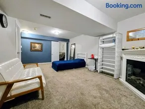 MALE Only Shared Basement - Image 5