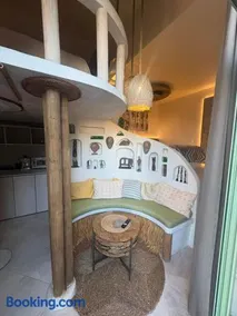Flores Gardan ART Studio - Image 2