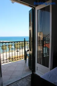 Cohyli Hotel - Image 1