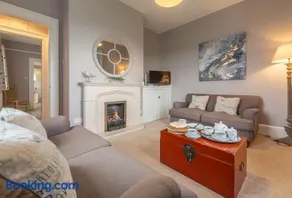 Khina Cottage - Image 1